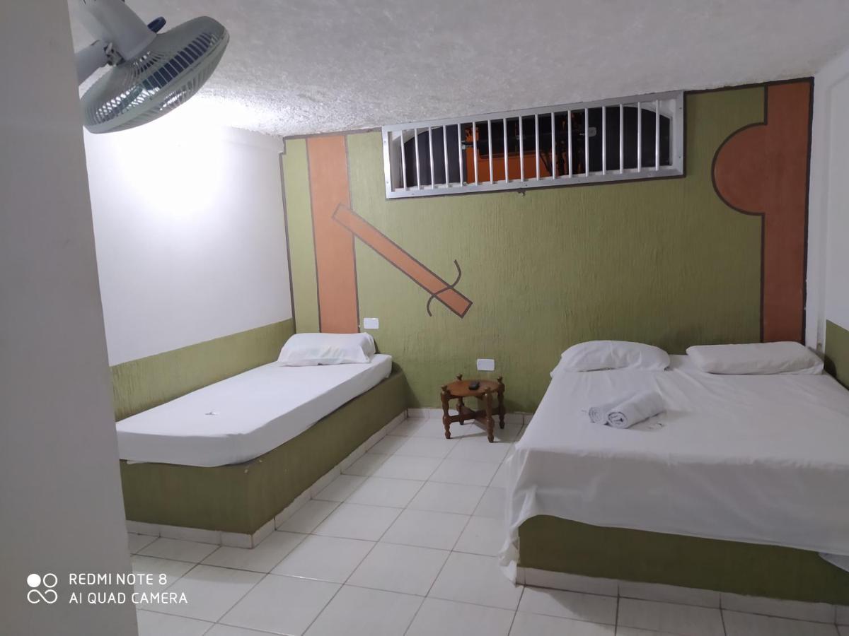 Hotel Haloha Перуиби Экстерьер фото